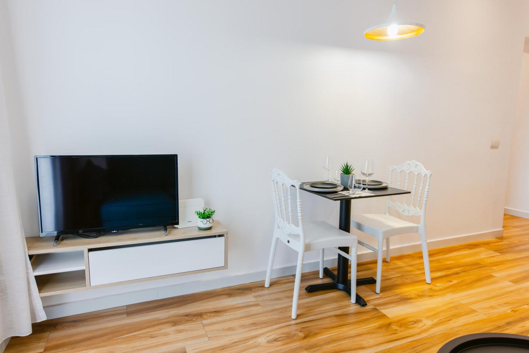 Durres Str Modern Apartments - The Nest تيرانا المظهر الخارجي الصورة